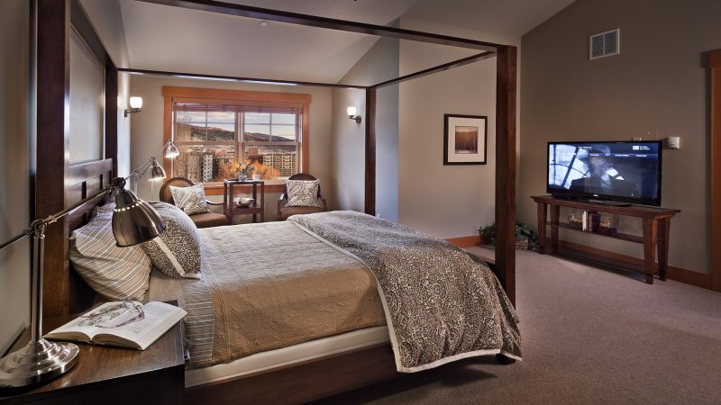 Sunshine Peak Chalet photo 9