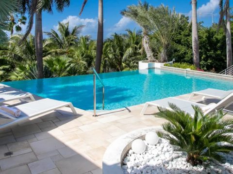 Villa Les Palmiers Bleus in Terres Basses, St. Martin