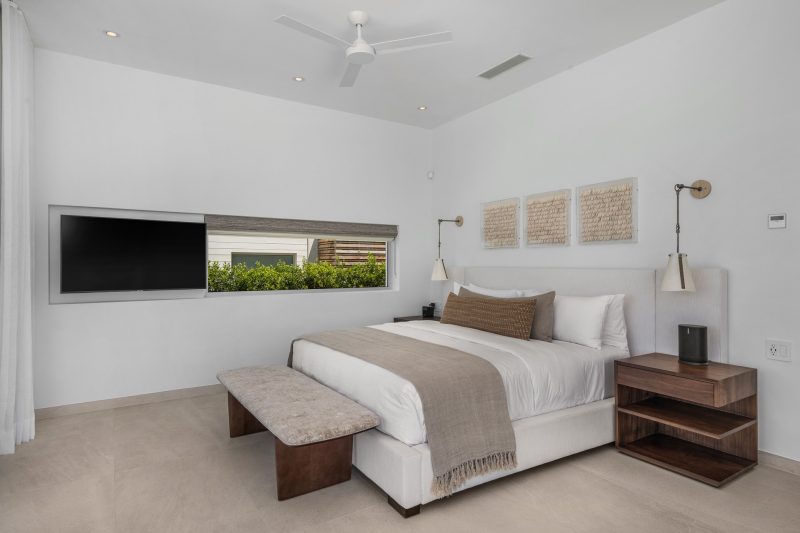 Beach Enclave Grace Bay (5 Bed Beachfront) photo 19