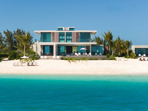 Emerald Breeze in Grace Bay, Turks and Caicos